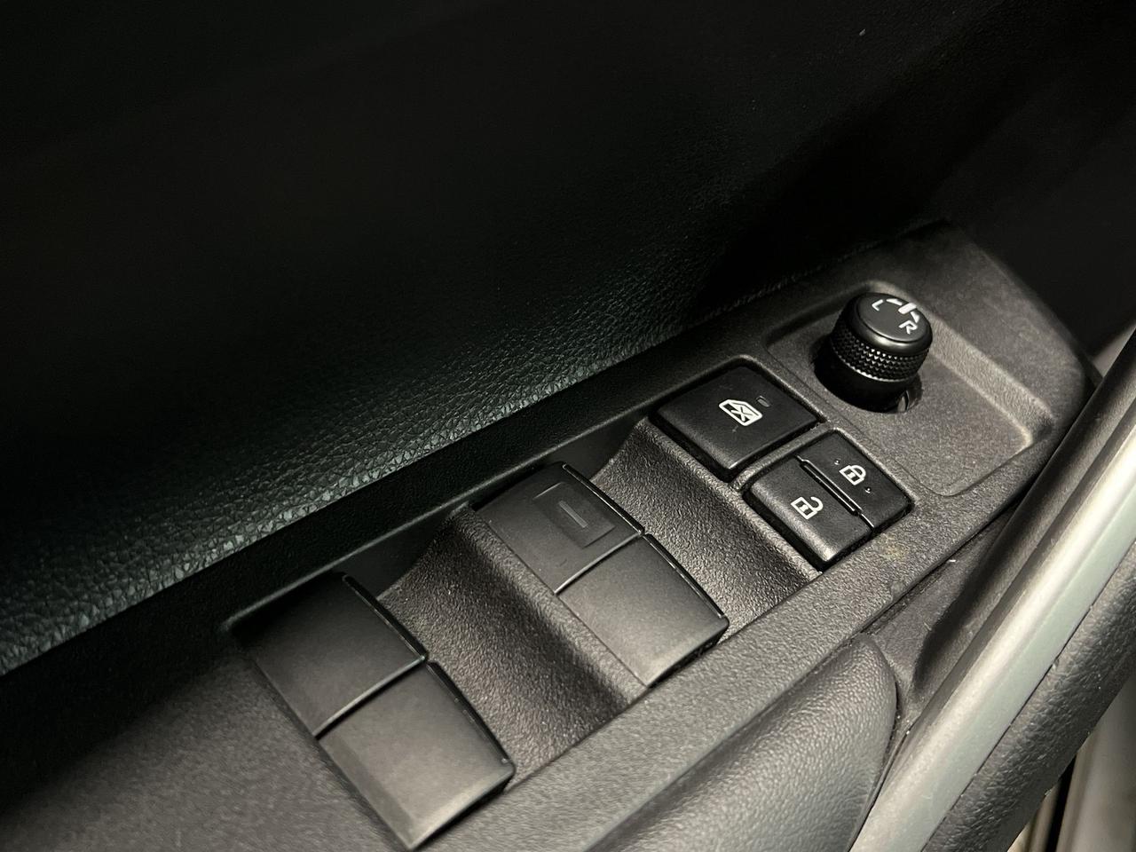 2024 Toyota Corolla Cross LE AWD | LOW KMS! | HTD SEATS | WIRELESS CARPLAY Photo