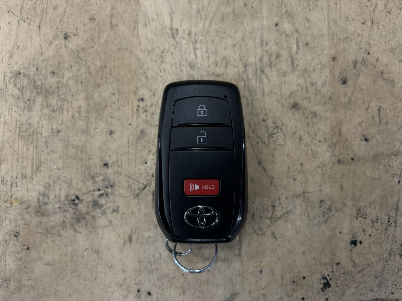2024 Toyota Corolla Cross LE AWD | LOW KMS! | HTD SEATS | WIRELESS CARPLAY Photo