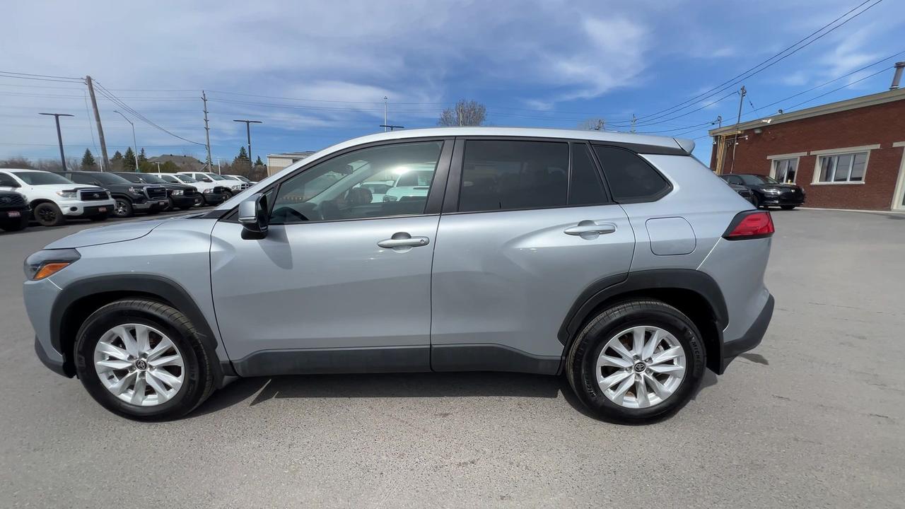 2024 Toyota Corolla Cross LE AWD | LOW KMS! | HTD SEATS | WIRELESS CARPLAY Photo4