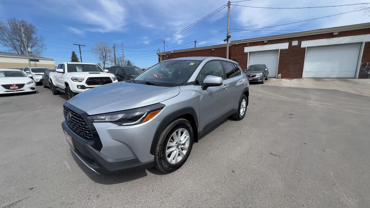 2024 Toyota Corolla Cross LE AWD | LOW KMS! | HTD SEATS | WIRELESS CARPLAY Photo3
