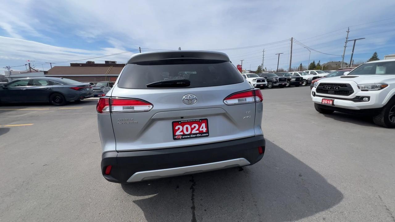 2024 Toyota Corolla Cross LE AWD | LOW KMS! | HTD SEATS | WIRELESS CARPLAY Photo