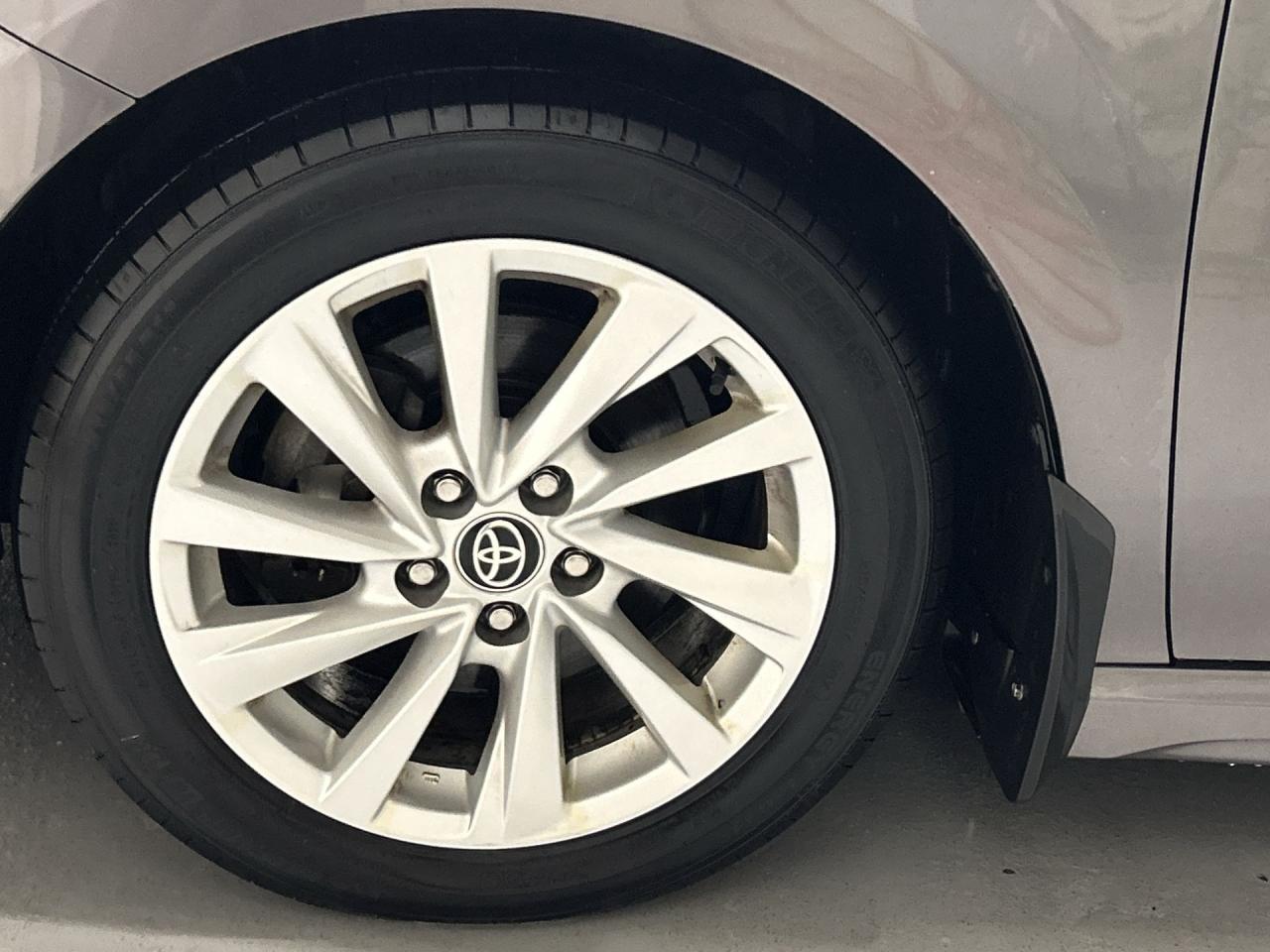 2023 Toyota Camry SE AWD | HTD LEATHER | CARPLAY | 17IN ALLOYS | A/C Photo