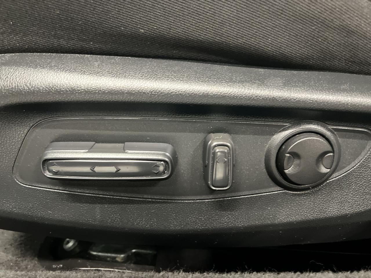 2023 Honda Accord SUNROOF | HTD SEATS | CARPLAY | REMOTE START | A/C Photo