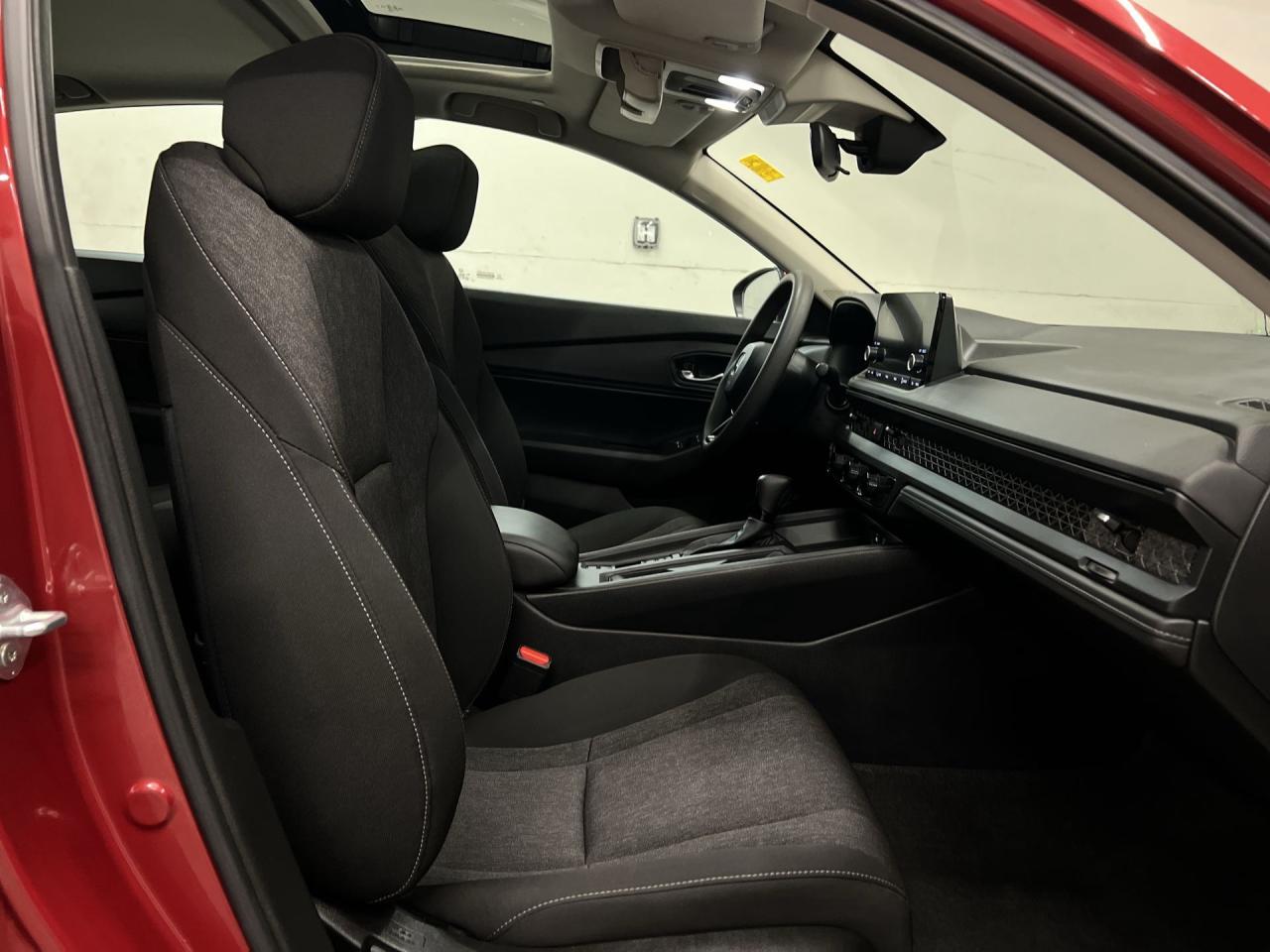 2023 Honda Accord SUNROOF | HTD SEATS | CARPLAY | REMOTE START | A/C Photo