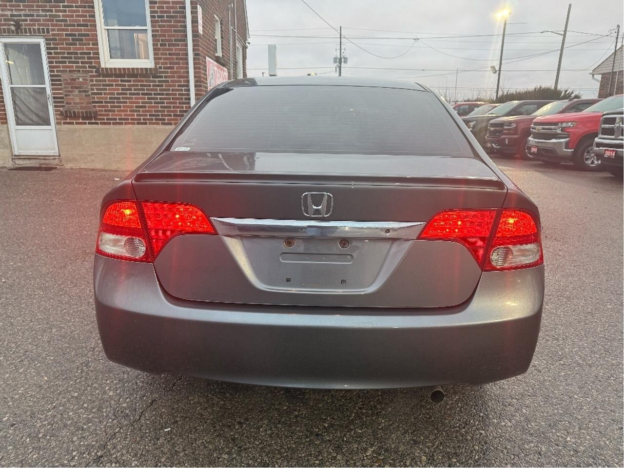 2009 Honda Civic DX-G Photo