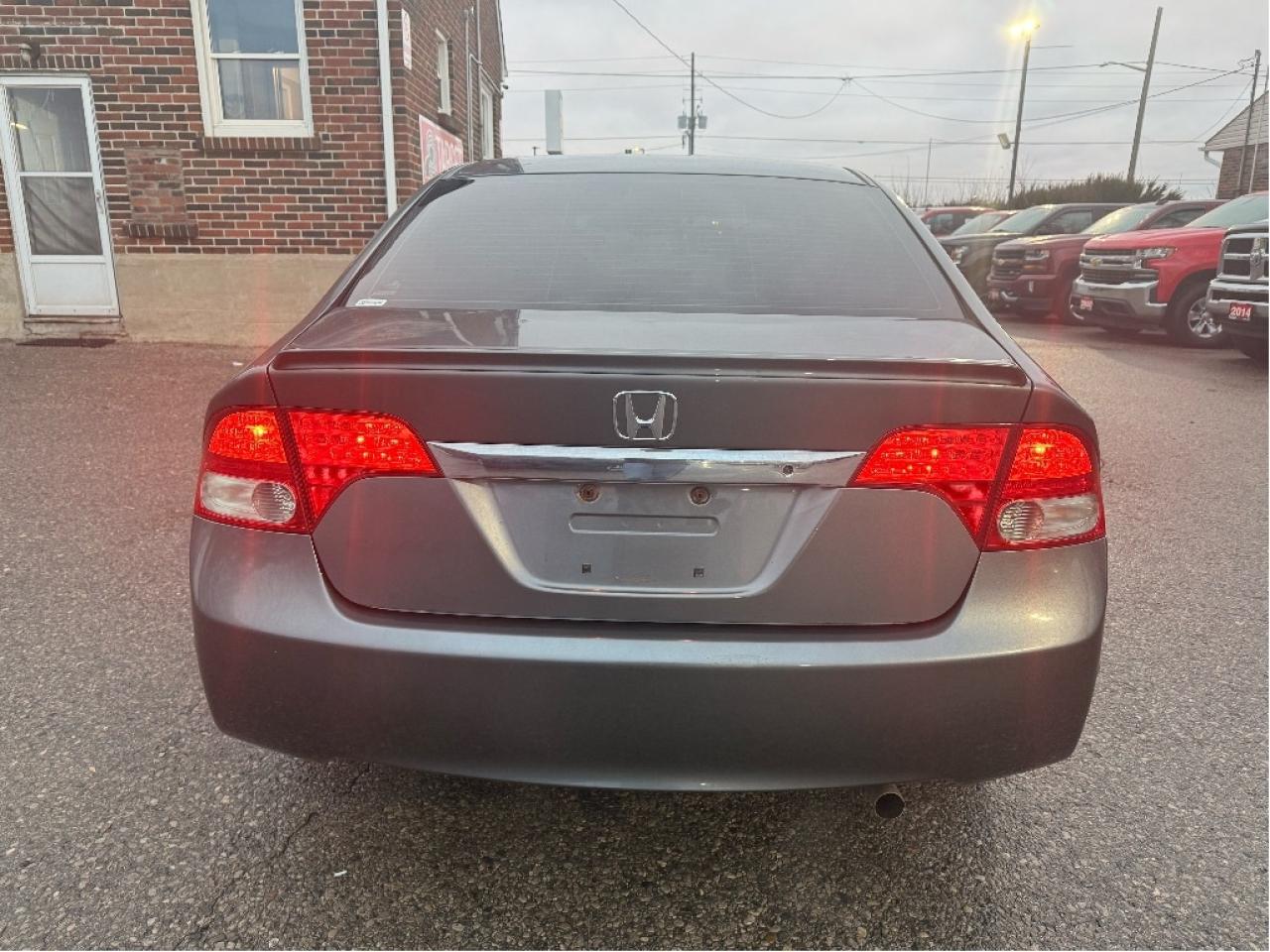 2009 Honda Civic DX-G Photo