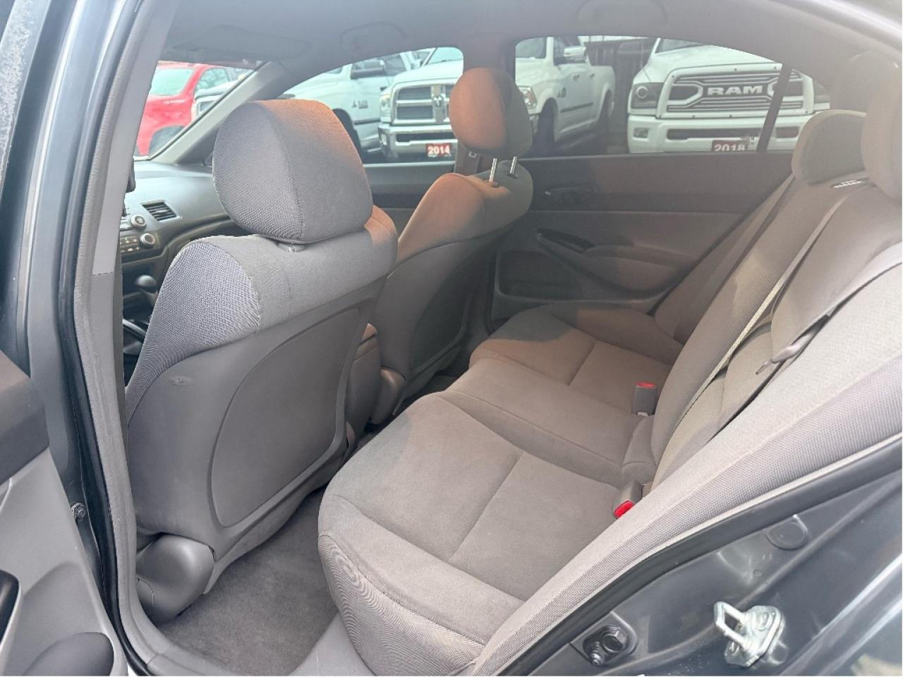 2009 Honda Civic DX-G Photo