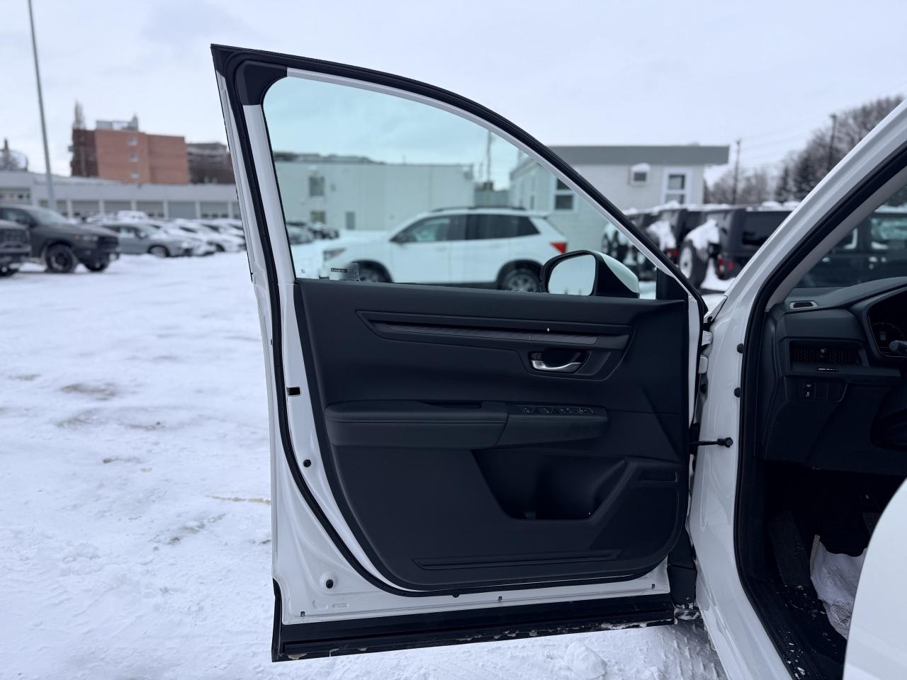 2025 Honda CR-V LX 2WD | BLUETOOTH | BLIND SPOT | REMOTE START  | Photo