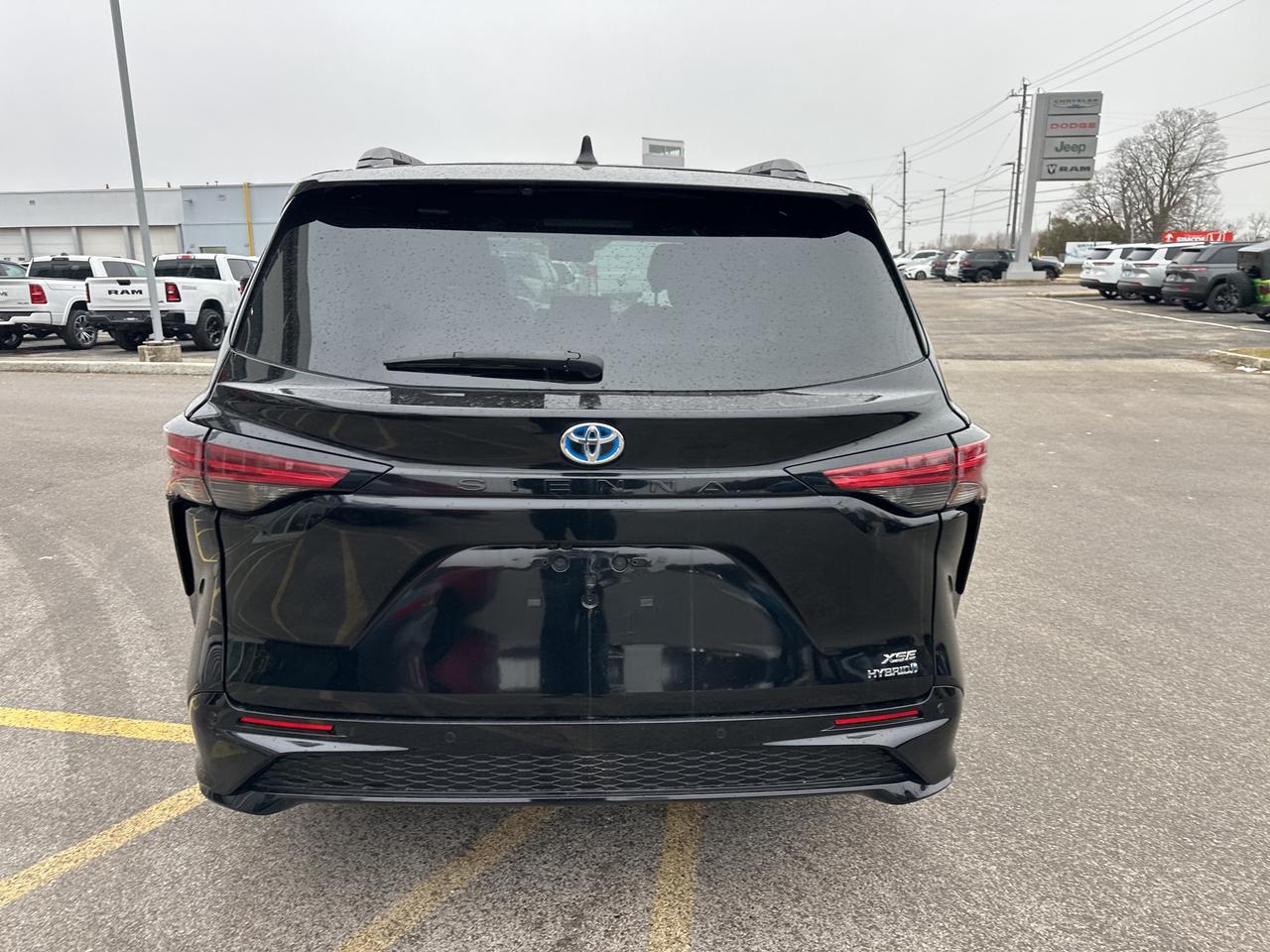 2023 Toyota Sienna XSE Photo