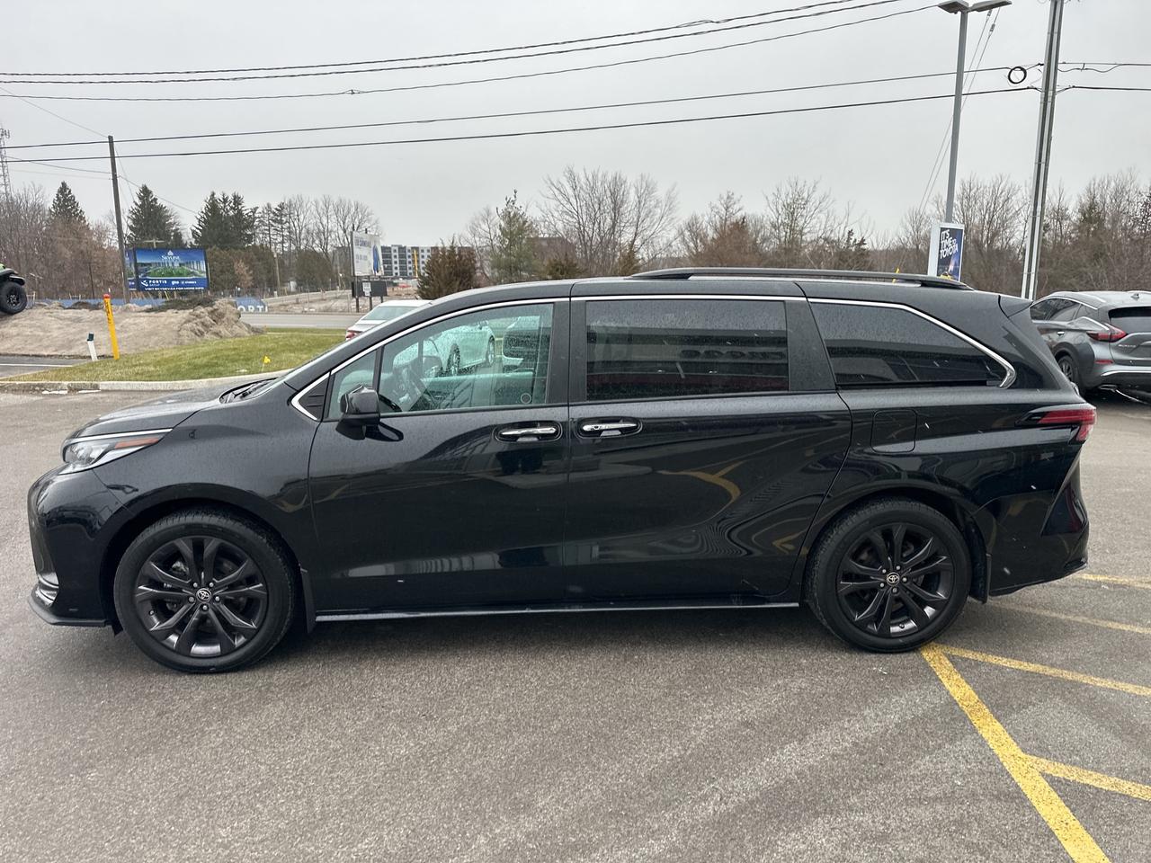 2023 Toyota Sienna XSE Photo