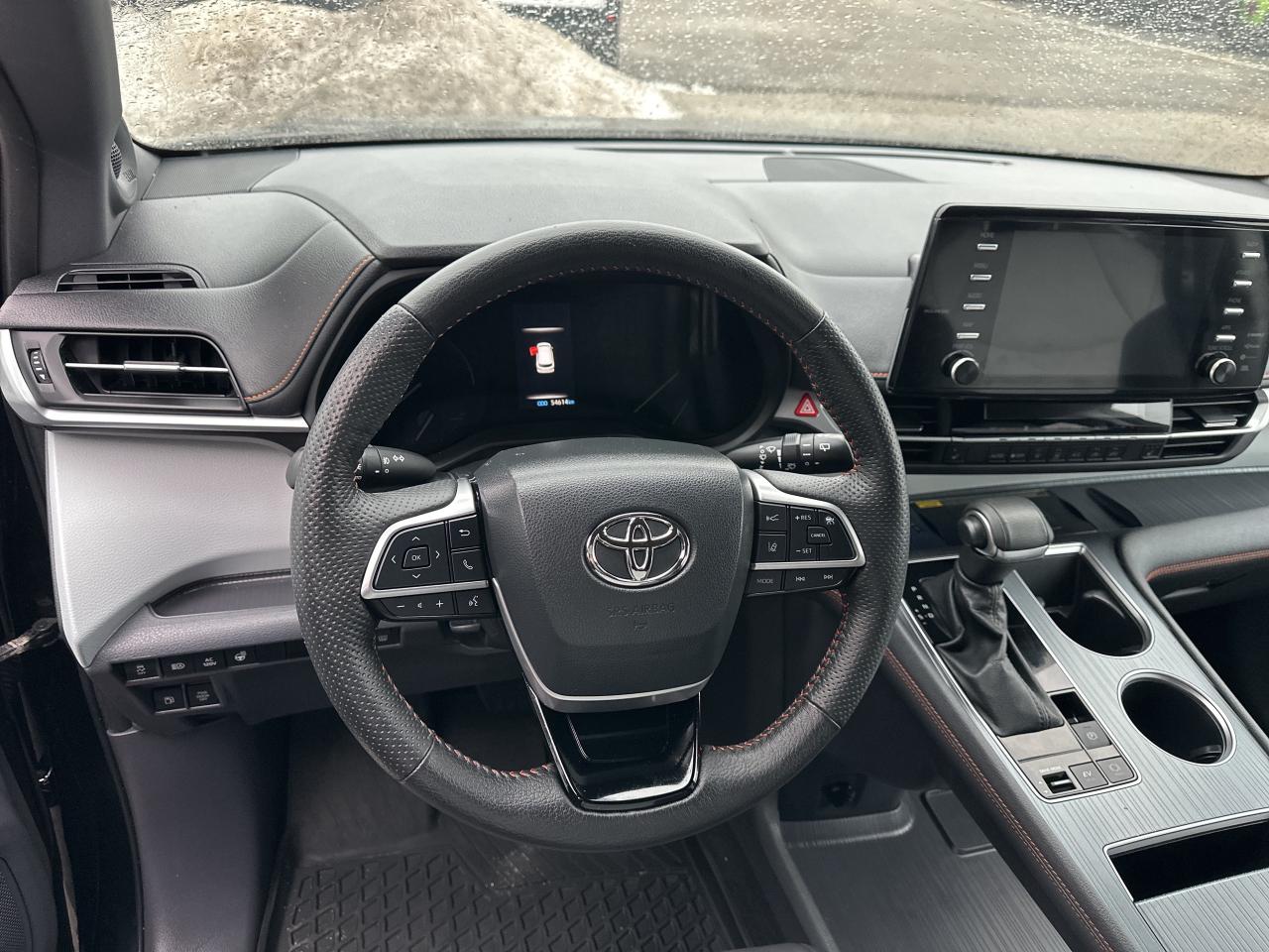 2023 Toyota Sienna XSE Photo