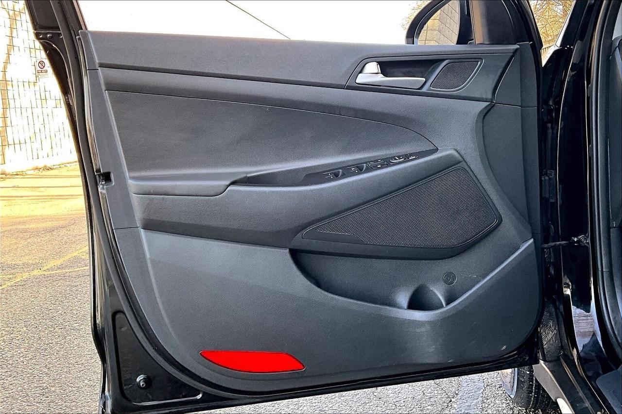 2019 Hyundai Tucson Preferred |Heated Seats |Blind Spot |CarPlay | FWD Photo