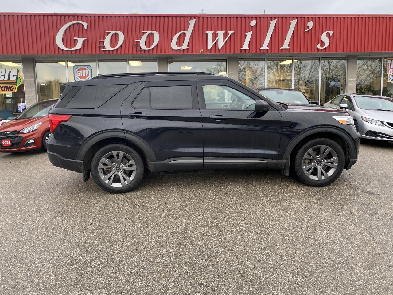 2021 Ford Explorer XLT, CLEAN CARFAX, HEATED LEATHER, 7 PASSENGER! - Photo #1