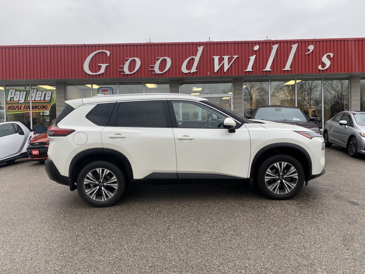 2023 Nissan Rogue SV, CLEAN CARFAX, SUNROOF, AWD, REMOTE START!