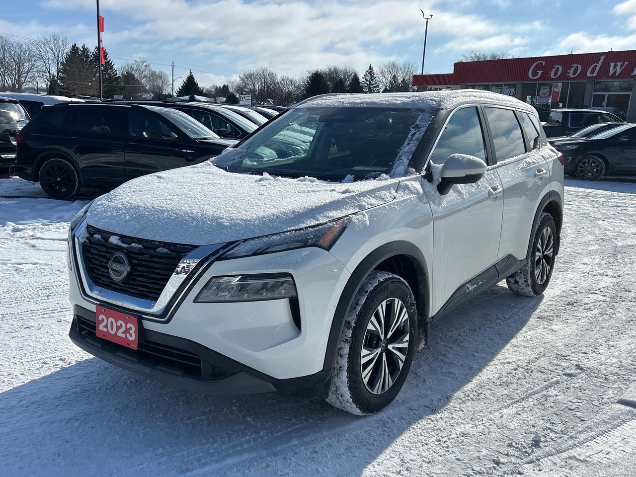 2023 Nissan Rogue SV, CLEAN CARFAX, SUNROOF, AWD, REMOTE START! - Photo #2