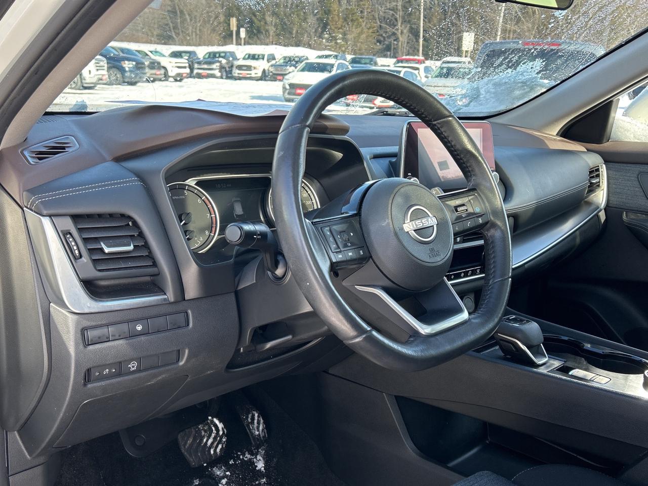 2023 Nissan Rogue SV, CLEAN CARFAX, SUNROOF, AWD, REMOTE START! - Photo #10