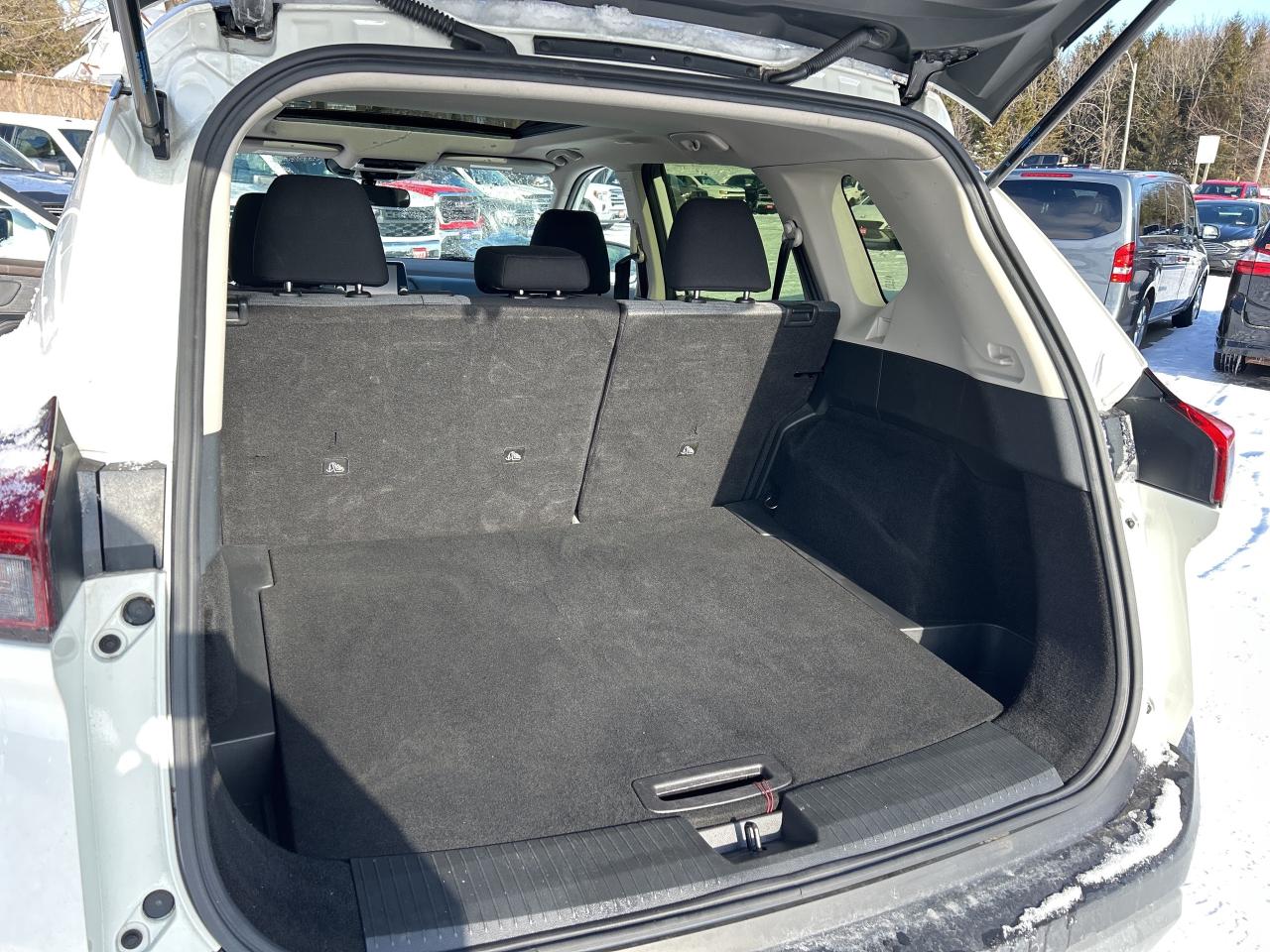 2023 Nissan Rogue SV, CLEAN CARFAX, SUNROOF, AWD, REMOTE START! - Photo #14