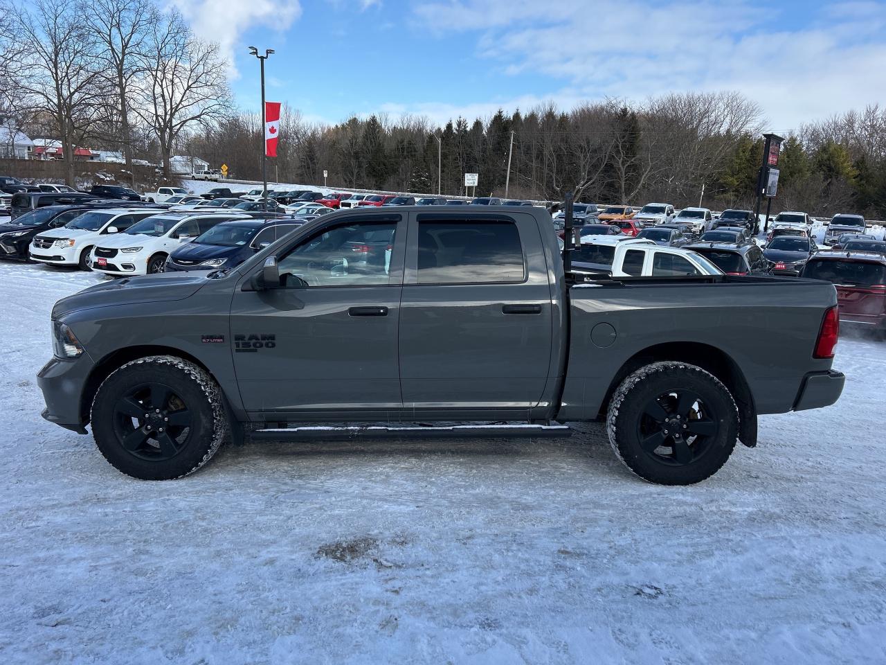 2022 RAM 1500 Classic CLEAN CARFAX, REMOTE START, HEATED STEERING WHEEL - Photo #3
