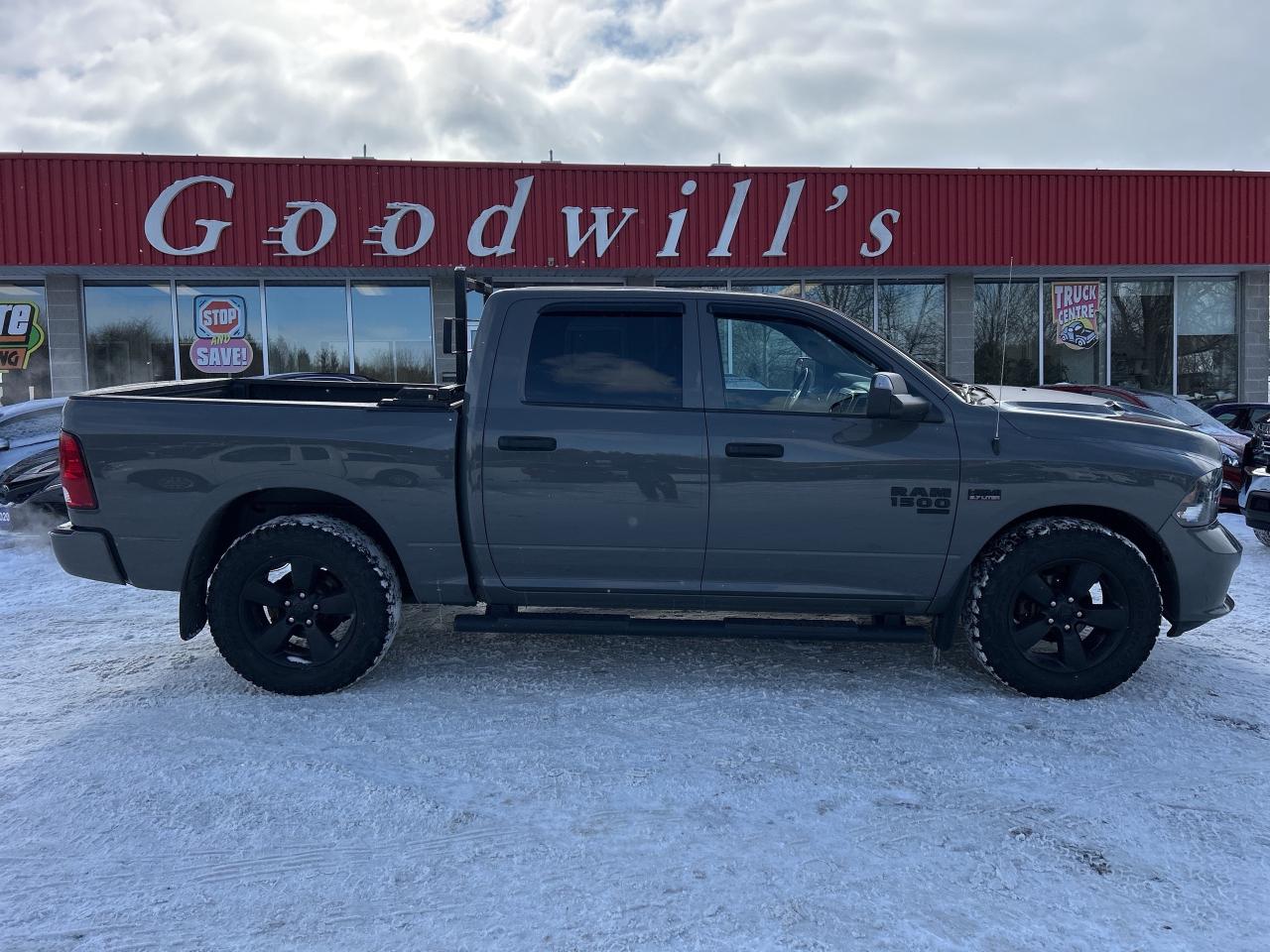 2022 RAM 1500 Classic CLEAN CARFAX, REMOTE START, HEATED STEERING WHEEL - Photo #7