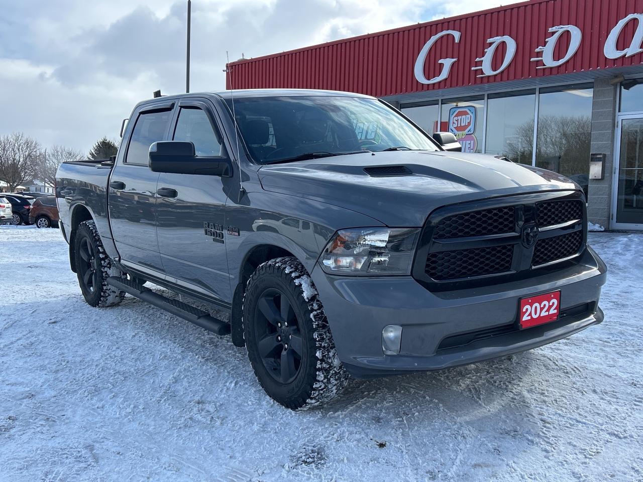 2022 RAM 1500 Classic CLEAN CARFAX, REMOTE START, HEATED STEERING WHEEL - Photo #8