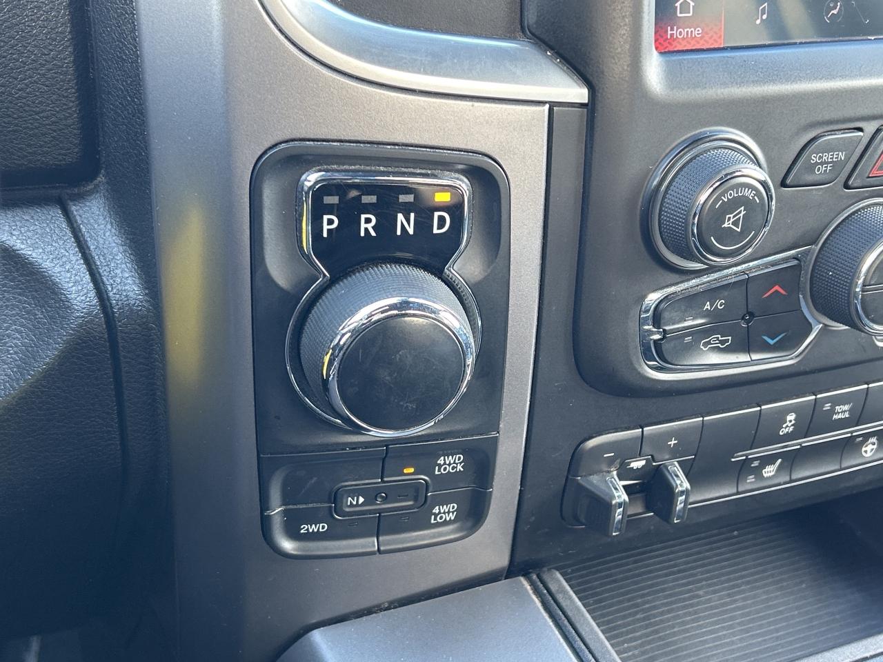 2022 RAM 1500 Classic CLEAN CARFAX, REMOTE START, HEATED STEERING WHEEL - Photo #17