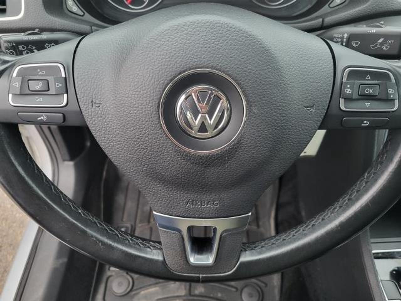 2015 Volkswagen Passat TDI TRENDLINE Photo