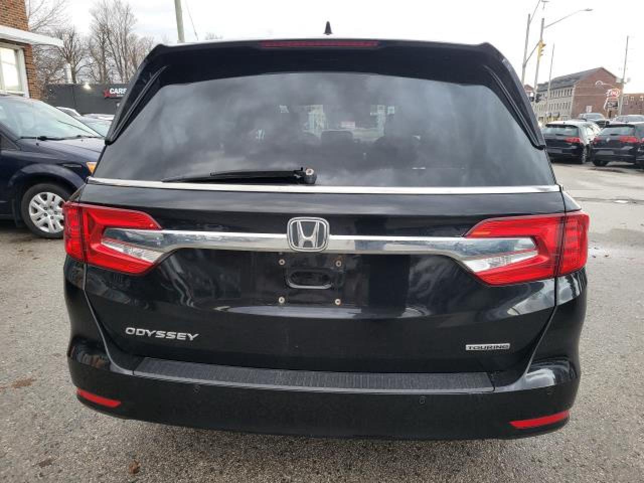 2018 Honda Odyssey Touring Photo