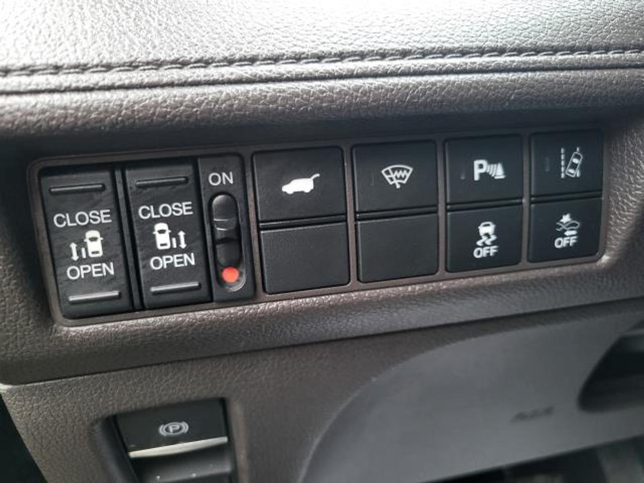 2018 Honda Odyssey Touring Photo