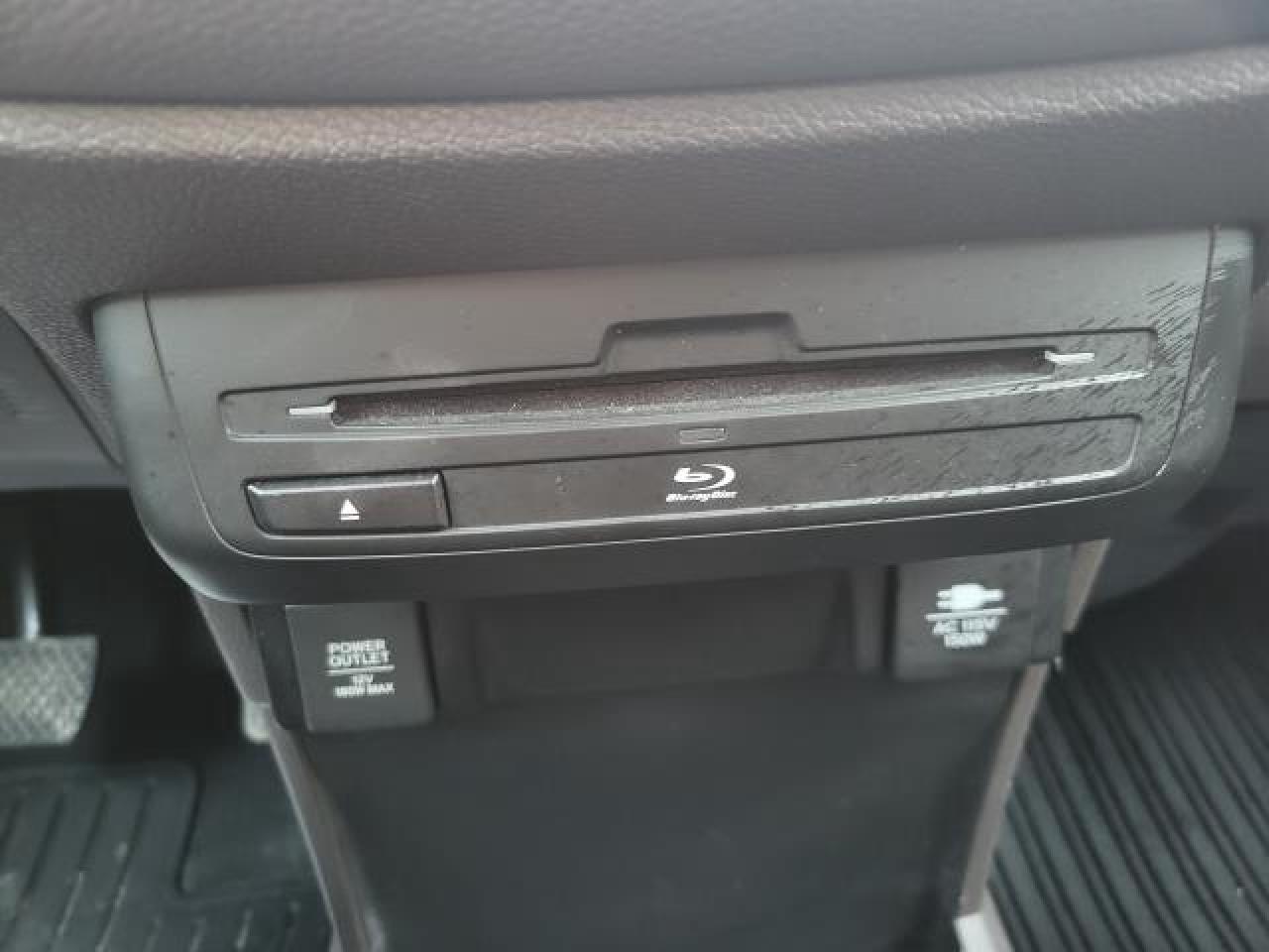 2018 Honda Odyssey Touring Photo