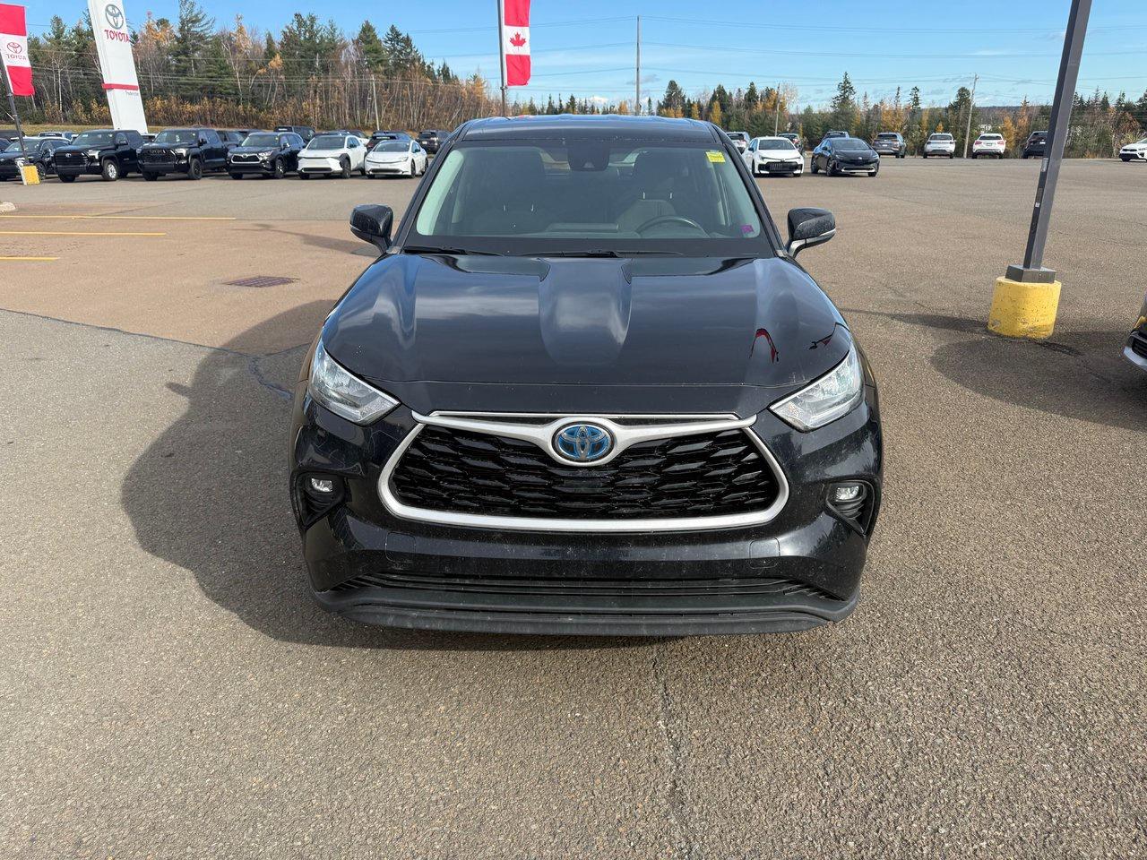 2023 Toyota Highlander HYBRID LE Photo