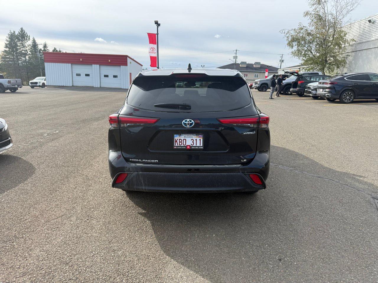 2023 Toyota Highlander HYBRID LE Photo