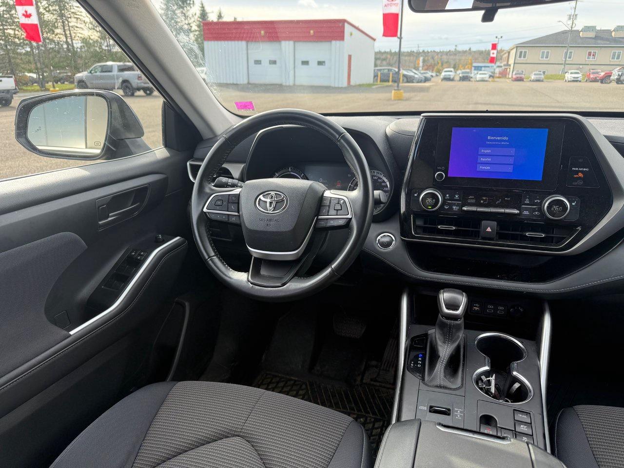 2023 Toyota Highlander HYBRID LE Photo