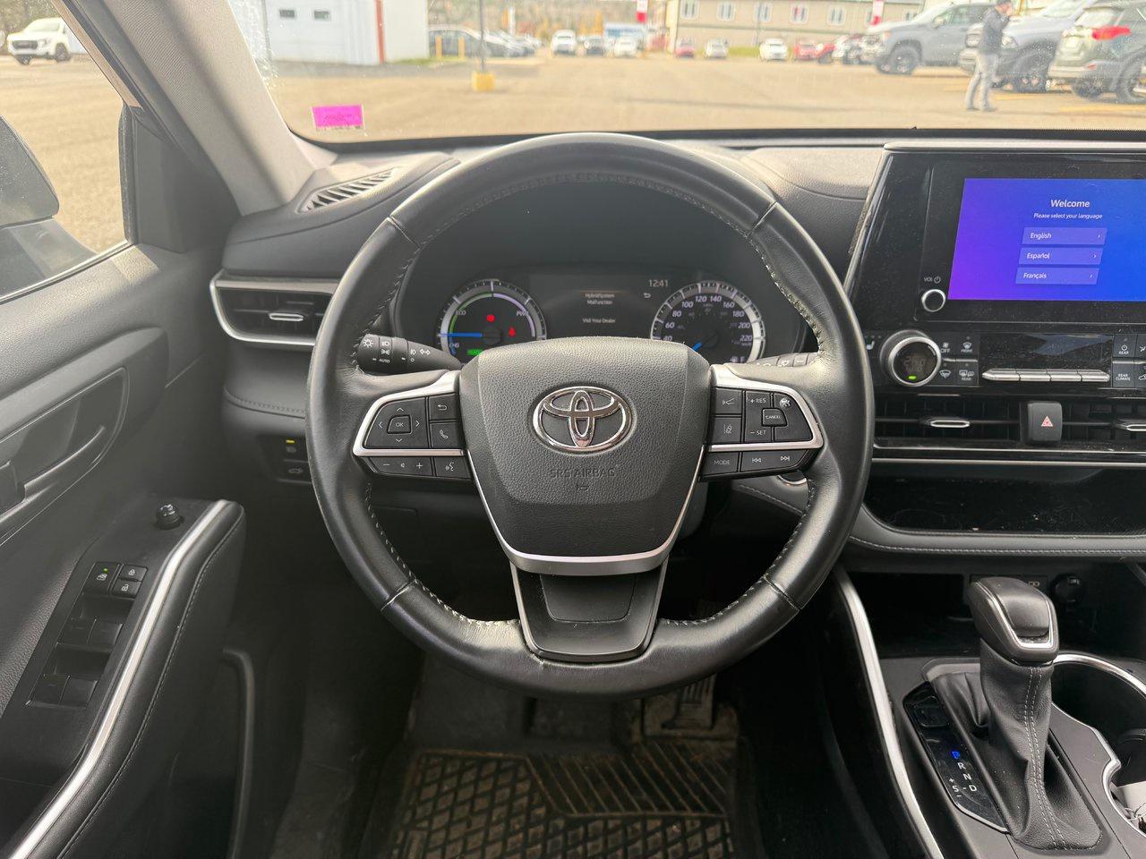 2023 Toyota Highlander HYBRID LE Photo