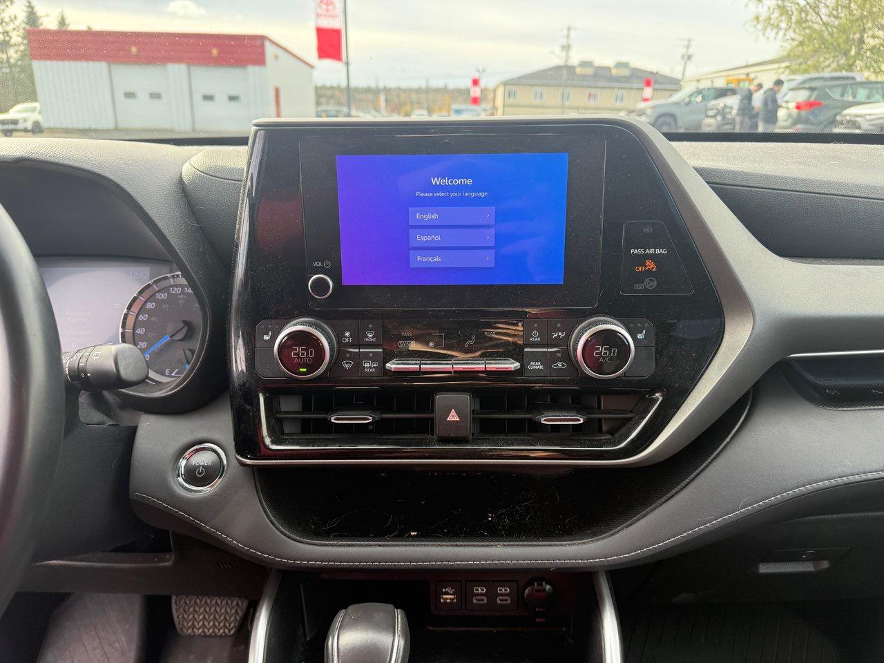 2023 Toyota Highlander HYBRID LE Photo