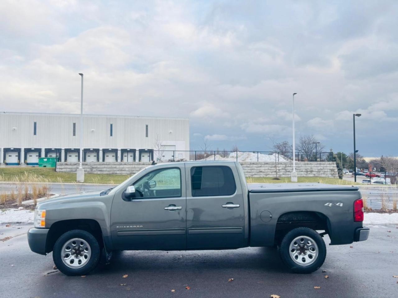 2011 Chevrolet Silverado 1500 Xtra Fuel Economy 4x2 Crew Cab 5.75 ft. box 143.5 in. WB Automatic Photo