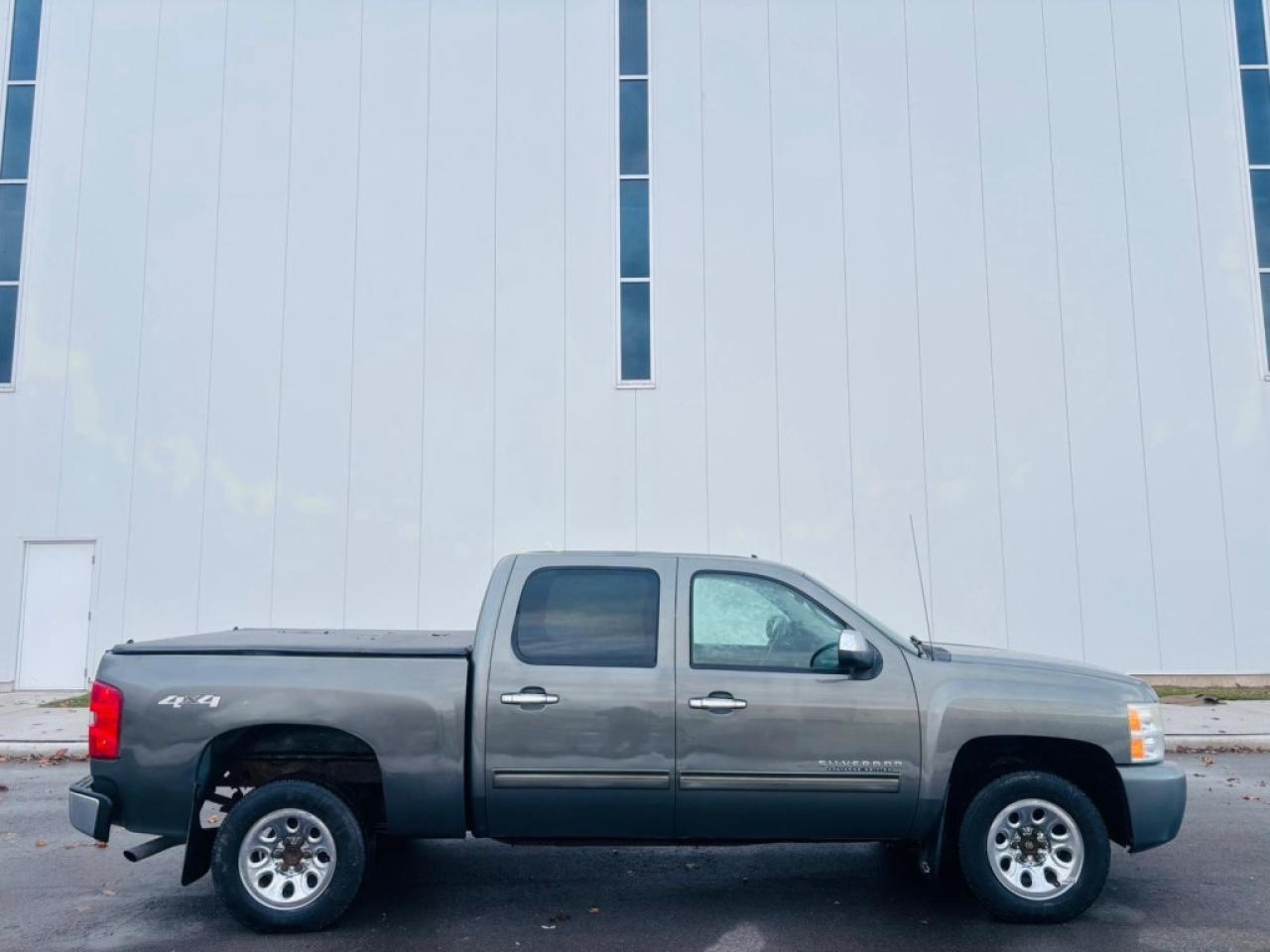 2011 Chevrolet Silverado 1500 Xtra Fuel Economy 4x2 Crew Cab 5.75 ft. box 143.5 in. WB Automatic Photo