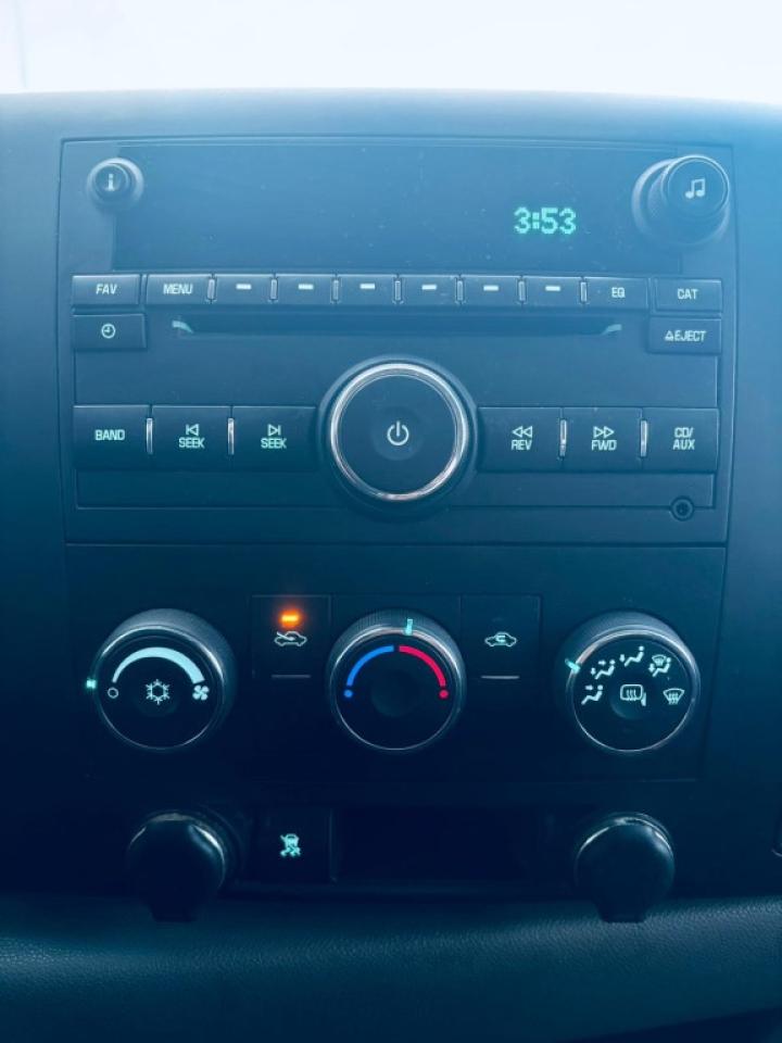 2011 Chevrolet Silverado 1500 Xtra Fuel Economy 4x2 Crew Cab 5.75 ft. box 143.5 in. WB Automatic Photo