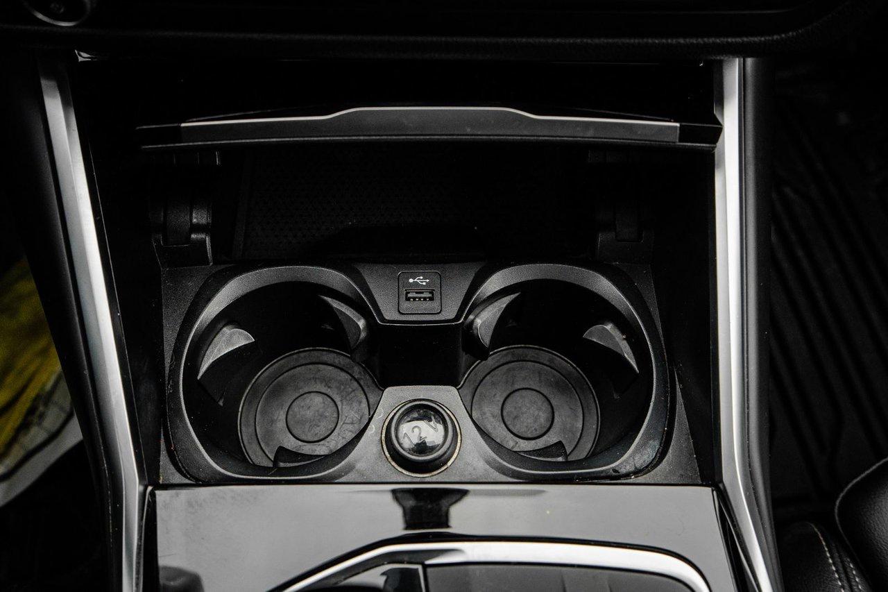 2022 BMW 3 Series 330i xDrive Photo