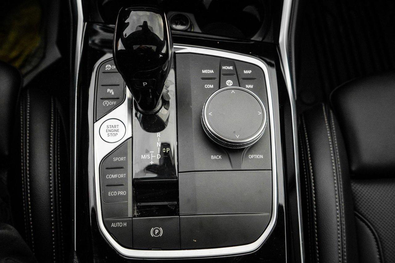 2022 BMW 3 Series 330i xDrive Photo