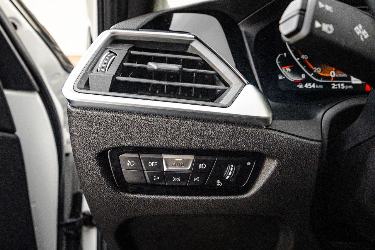 2022 BMW 3 Series 330i xDrive Photo