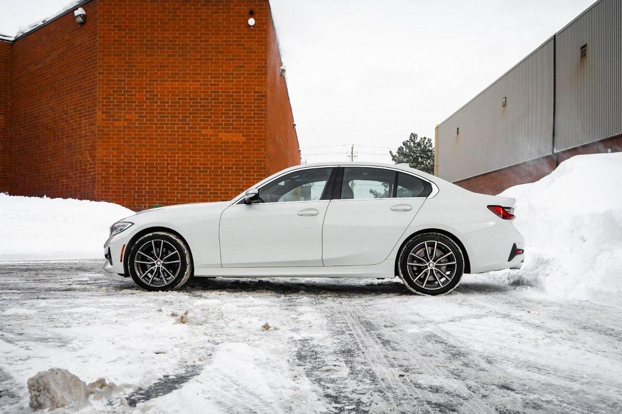 2022 BMW 3 Series 330i xDrive Photo