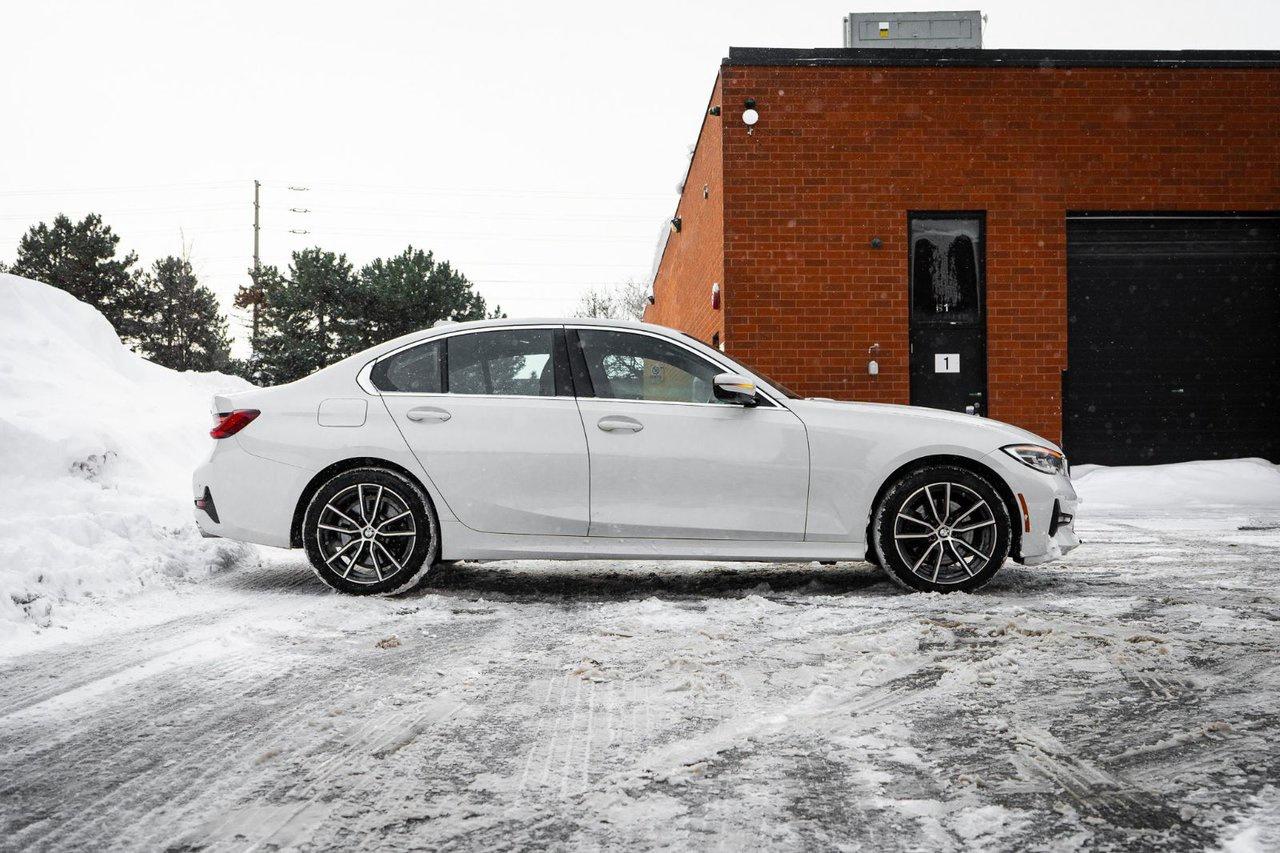 2022 BMW 3 Series 330i xDrive Photo3