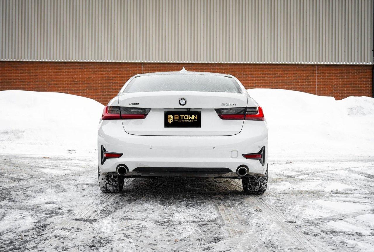 2022 BMW 3 Series 330i xDrive Photo