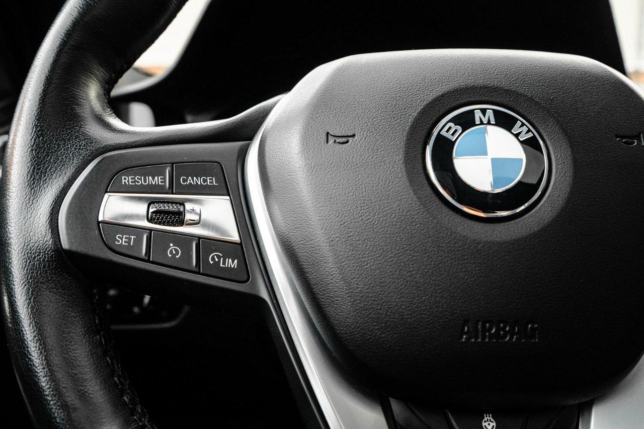 2022 BMW 3 Series 330i xDrive Photo