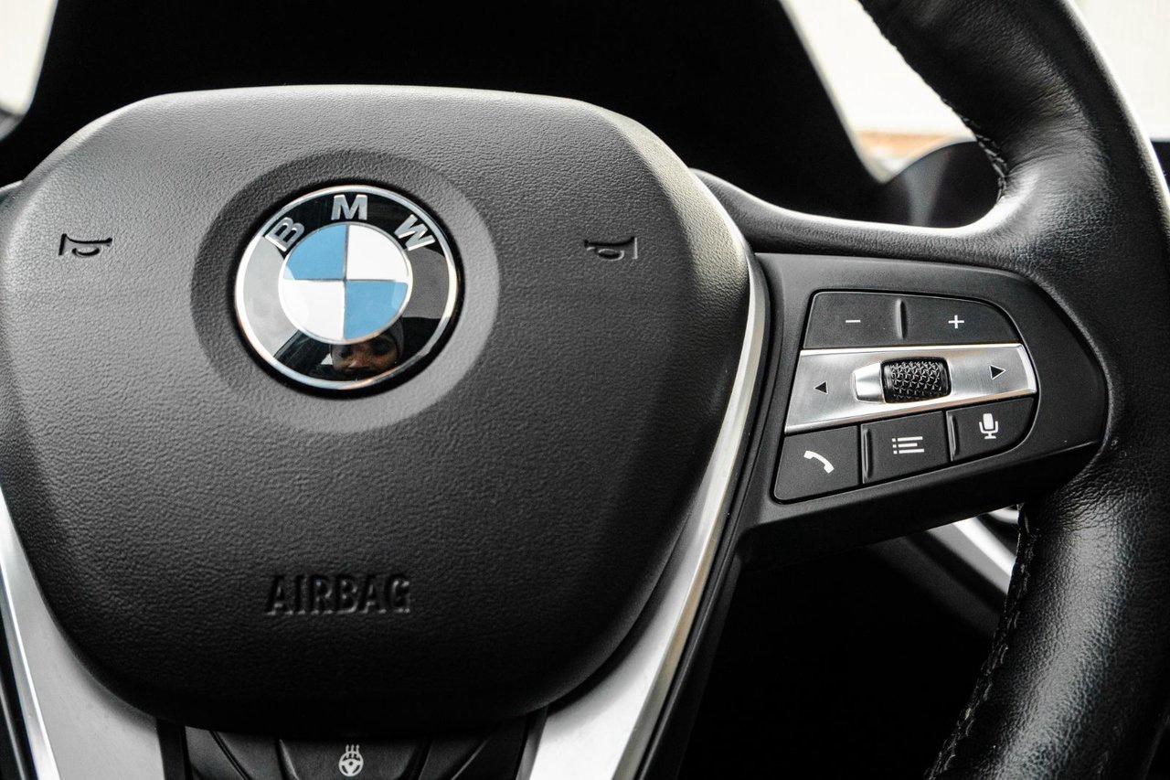 2022 BMW 3 Series 330i xDrive Photo