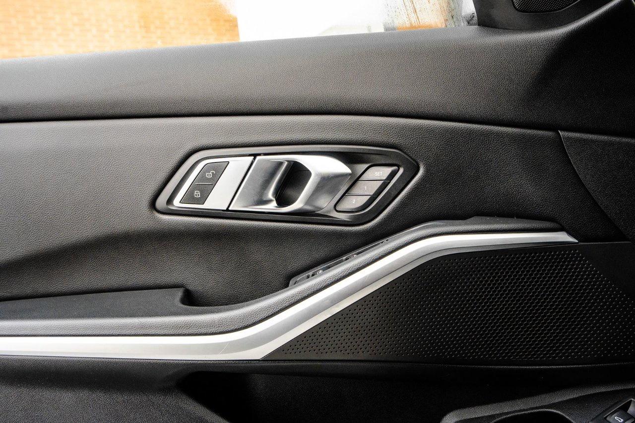 2022 BMW 3 Series 330i xDrive Photo