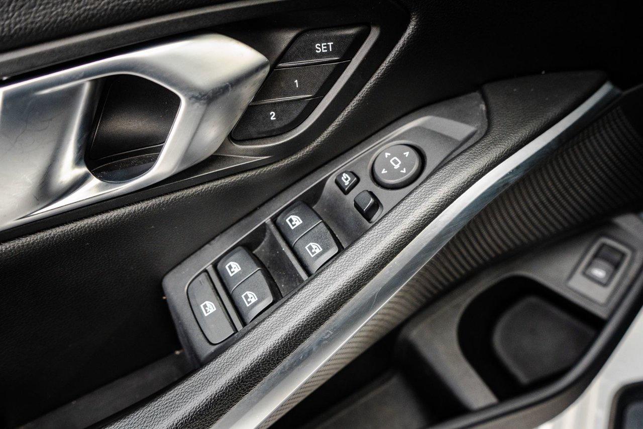 2022 BMW 3 Series 330i xDrive Photo