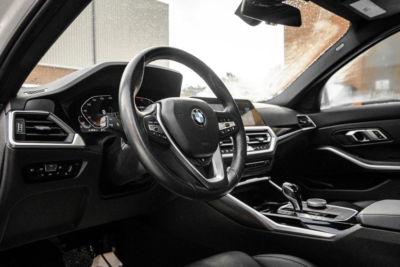 2022 BMW 3 Series 330i xDrive Photo