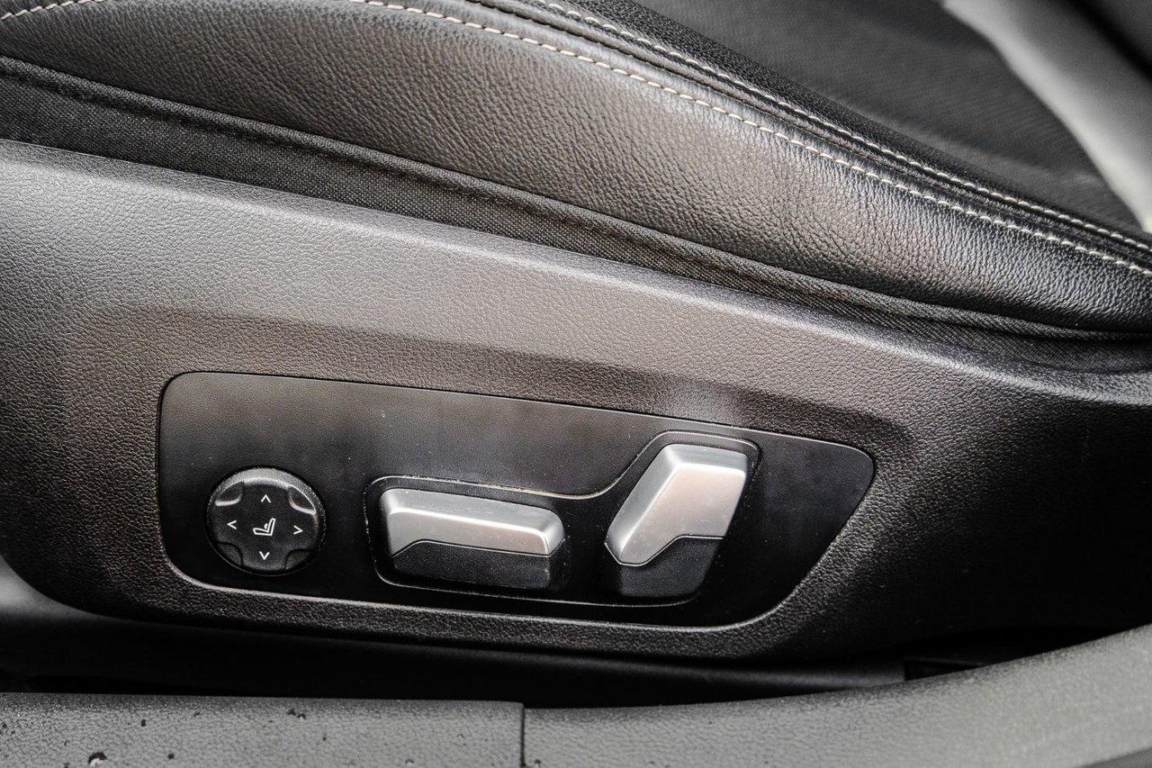 2022 BMW 3 Series 330i xDrive Photo