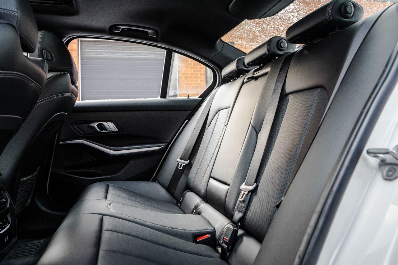 2022 BMW 3 Series 330i xDrive Photo